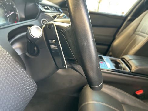 Used 2021 Land Rover Range Rover Velar S image 44