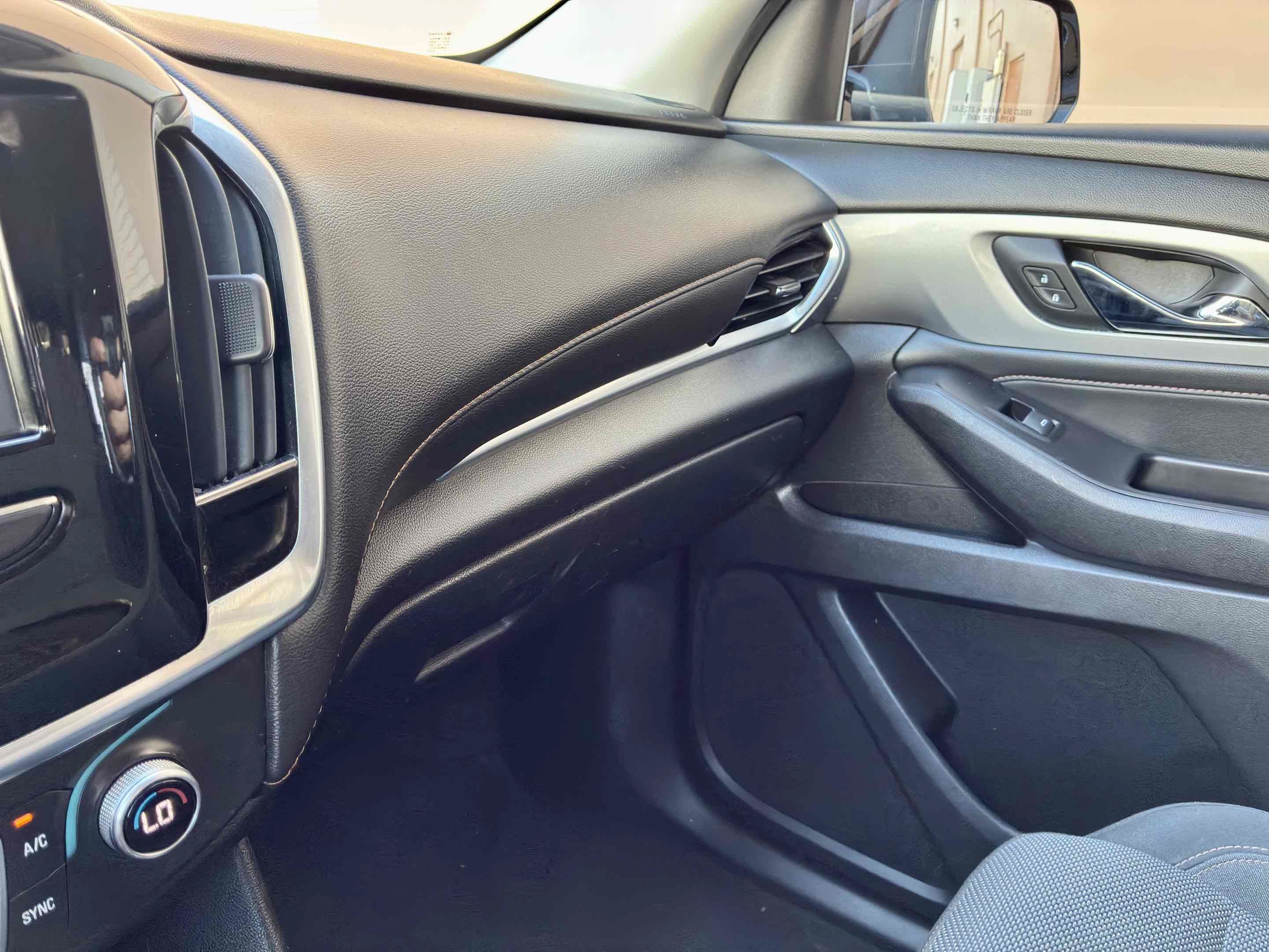 Used 2019 Chevrolet Traverse LS FWD image 33