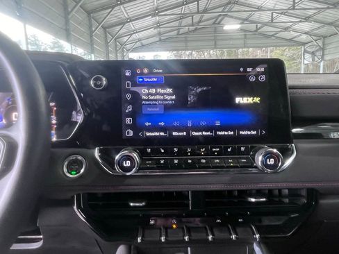 Used 2023 Chevrolet Colorado Z71 w/ Z71 Convenience Package 2 image 11