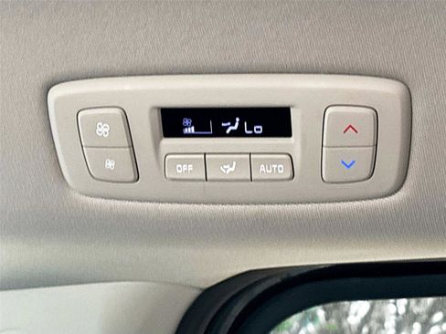 Used 2025 Kia Carnival FWD image 26