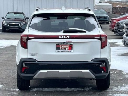 Certified 2025 Kia Seltos S image 11