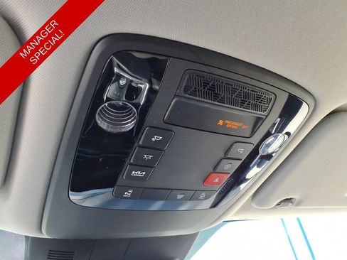 Used 2025 Kia Carnival LXS FWD image 20