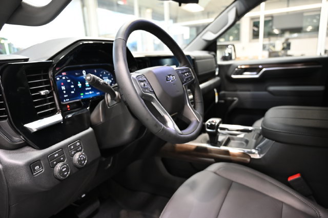 New 2026 Chevrolet Silverado 1500 RST w/ Redline Edition AWD/4WD image 24
