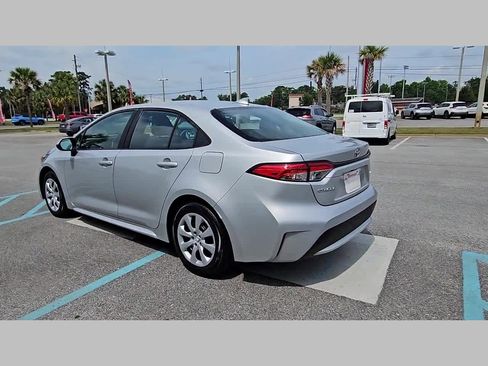 Used 2022 Toyota Corolla LE image 30