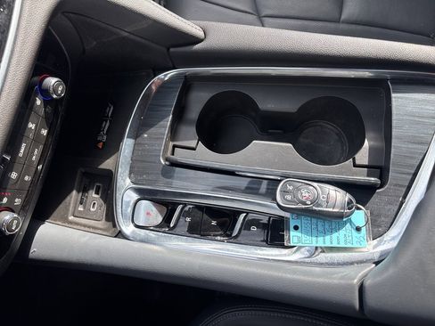 Used 2022 Buick Enclave Premium image 30