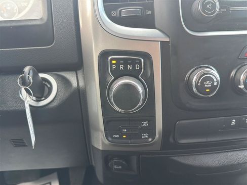 Used 2016 RAM 1500 Classic SLT AWD/4WD image 17