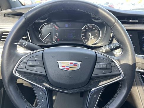 Certified 2022 Cadillac XT5 Premium Luxury w/ LPO, Floor Liner Package image 19