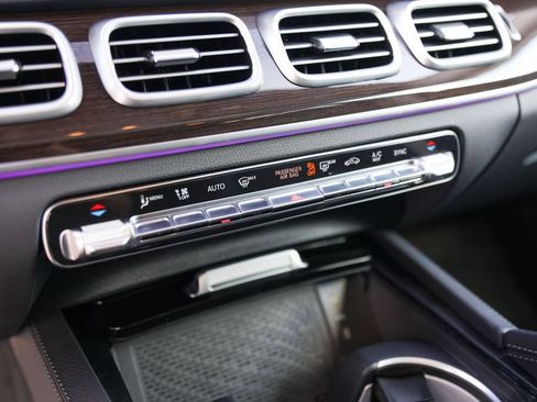 Used 2026 Mercedes-Benz GLS 450 4MATIC image 18