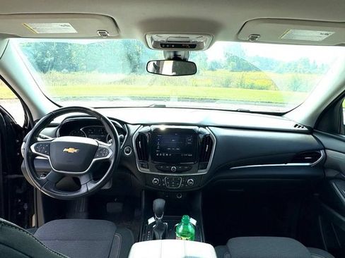 Used 2021 Chevrolet Traverse LT FWD image 12