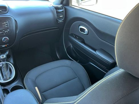 Used 2015 Kia Soul + FWD image 20