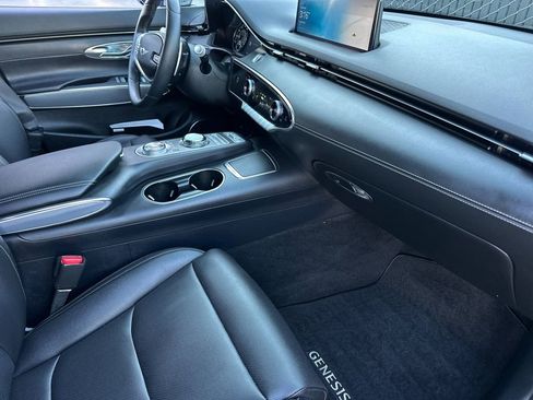 Used 2024 Genesis GV70 2.5T w/ Select Package image 16