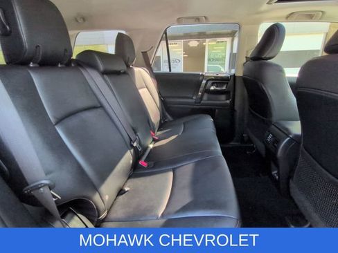 Used 2023 Toyota 4Runner TRD Off-Road Premium w/ Moonroof Package AWD/4WD image 28