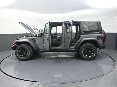 Used 2023 Jeep Wrangler Unlimited w/ Cold Weather Group AWD/4WD image 33
