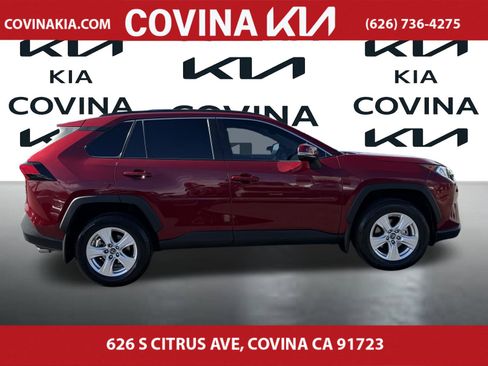 Used 2019 Toyota RAV4 XLE image 9
