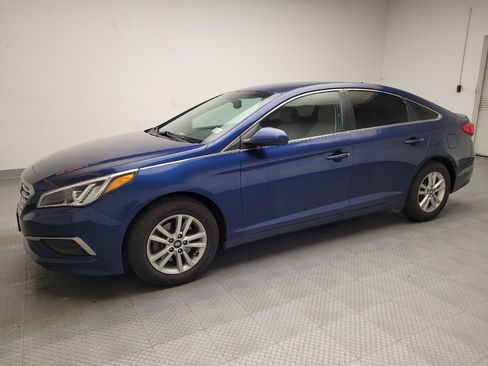 Used 2017 Hyundai Sonata SE image 2