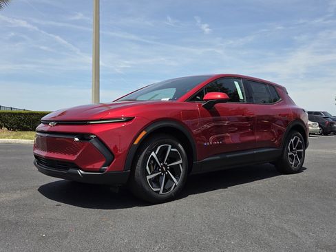 New 2026 Chevrolet Equinox EV LT FWD image 2