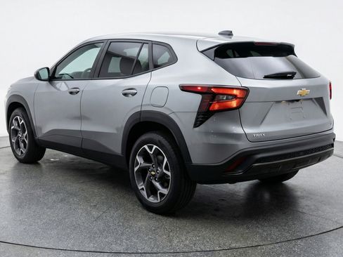 Used 2025 Chevrolet Trax LT image 6