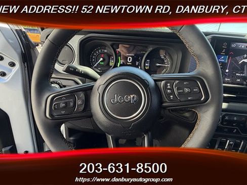 Used 2024 Jeep Wrangler Unlimited w/ Convenience Group AWD/4WD image 13