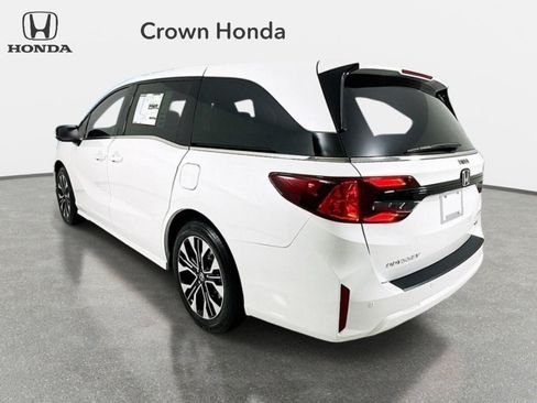New 2026 Honda Odyssey Elite image 3