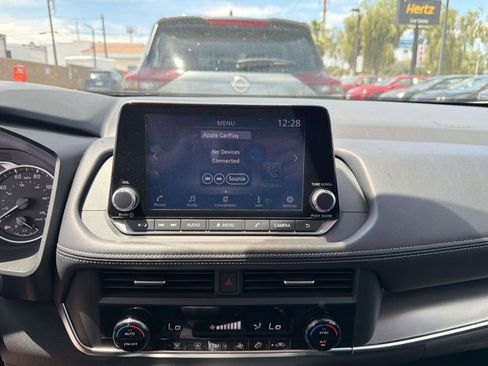 Used 2025 Nissan Rogue SV FWD image 8