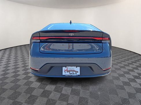 Used 2024 Toyota Prius LE FWD image 5
