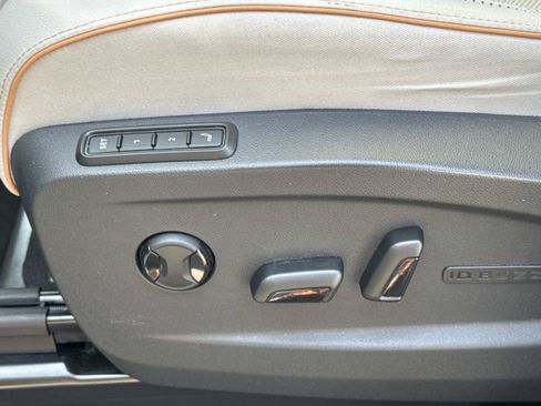 Certified 2025 Volkswagen ID. Buzz 1st Edition RWD image 23