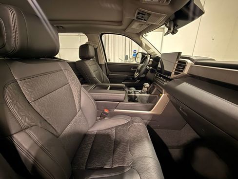 Used 2024 Toyota Tundra Limited image 28