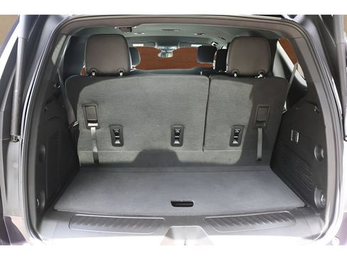 Used 2025 Chevrolet Tahoe LT RWD image 17