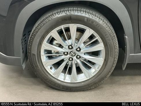 Used 2024 Toyota Grand Highlander AWD image 10