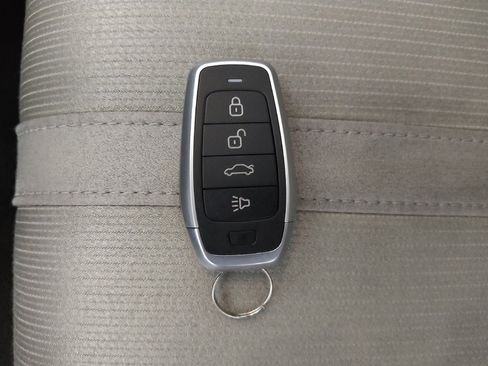 Used 2020 Honda Accord EX image 32