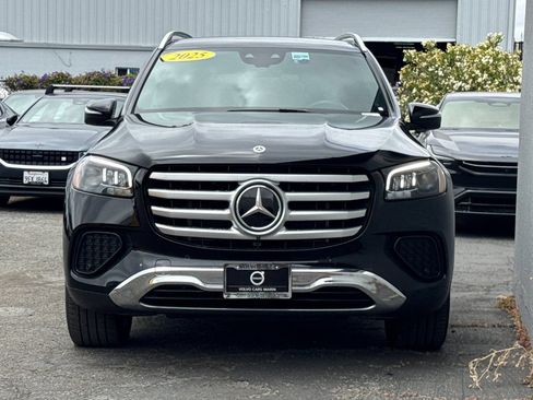 Used 2025 Mercedes-Benz GLS 450 4MATIC image 10
