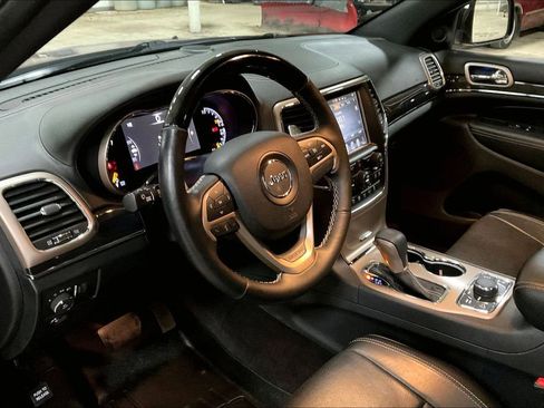 Used 2016 Jeep Grand Cherokee Overland AWD/4WD image 13