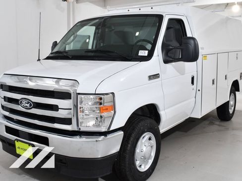 New 2026 Ford E-350 and Econoline 350 Super Duty w/ Power Equipment Group image 2