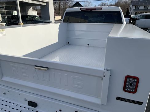 Used 2025 GMC Sierra 2500 AT4 image 39