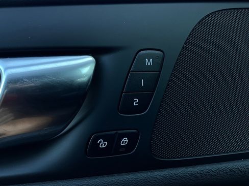 Used 2025 Volvo V60 B5 Cross Country Plus image 22