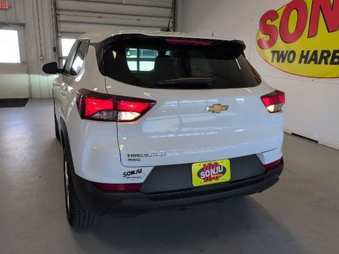 Used 2025 Chevrolet TrailBlazer LS w/ LS Convenience Package image 32