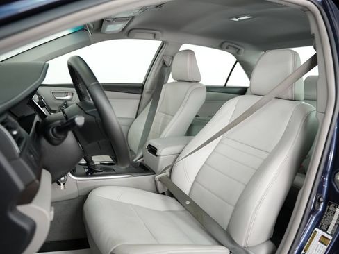Used 2017 Toyota Camry SE FWD image 44