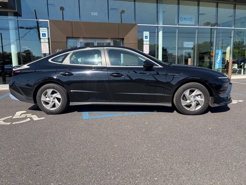 Used 2025 Hyundai Sonata SE FWD image 3
