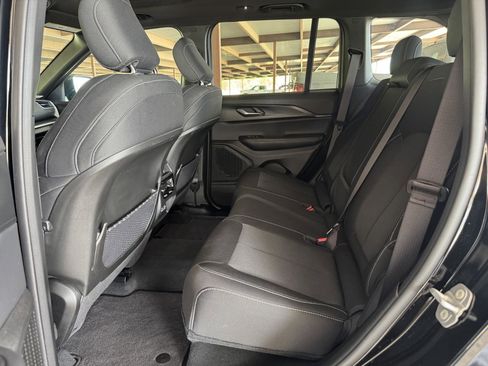 Used 2025 Jeep Grand Cherokee Laredo X w/ Luxury Tech Group I image 28