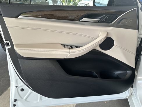 Used 2023 BMW X4 M40i w/ Premium Package image 11