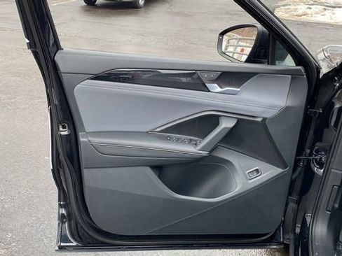 New 2026 Volkswagen Tiguan SE image 19