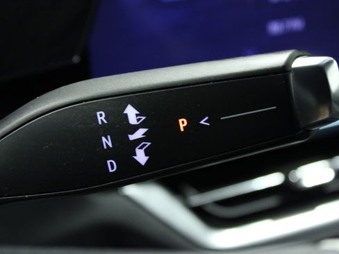 Used 2024 Chevrolet Equinox EV LT FWD image 23