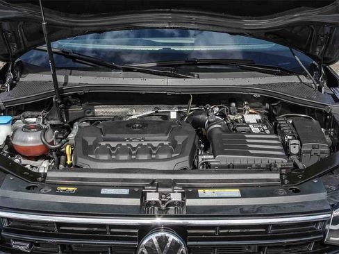 Used 2024 Volkswagen Tiguan SE R-Line image 27