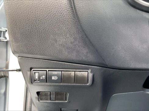 Certified 2025 Toyota Corolla Cross XLE AWD/4WD image 33