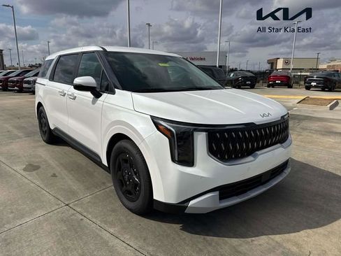 New 2026 Kia Carnival image 1