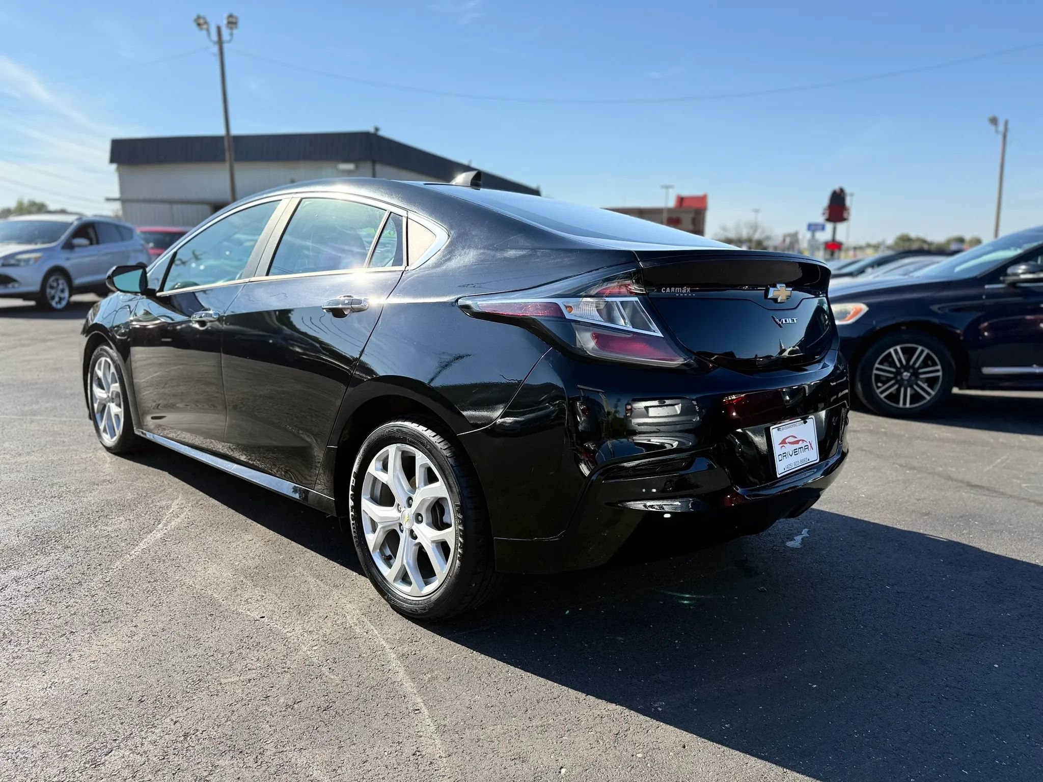 Used 2017 Chevrolet Volt Premier w/ Driver Confidence II Package FWD image 5