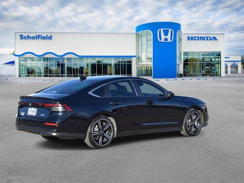 Used 2023 Honda Accord Sport image 3