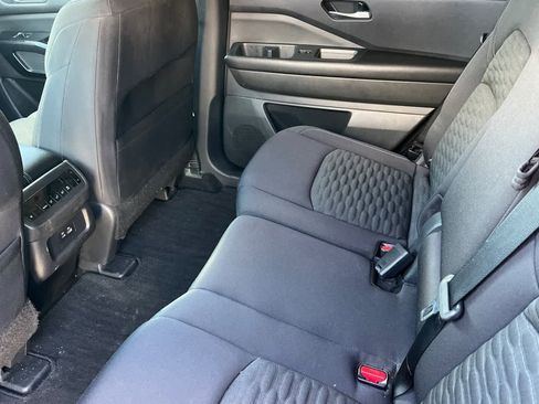 Certified 2022 Nissan Pathfinder SV image 5