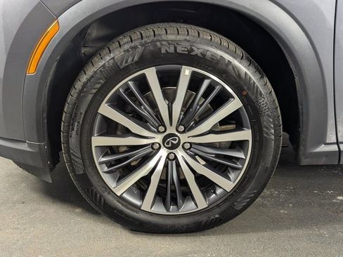 Used 2024 INFINITI QX60 Sensory image 10