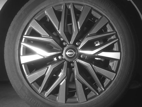 Used 2025 Nissan Altima 2.5 SV image 13